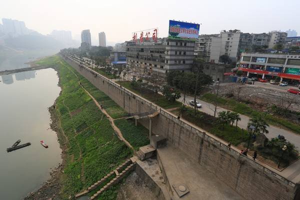 泸州市沱江防洪堤